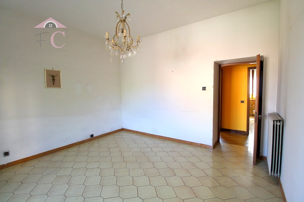 narni piano rialzato luminoso comodo ai servizi 12.jpg
